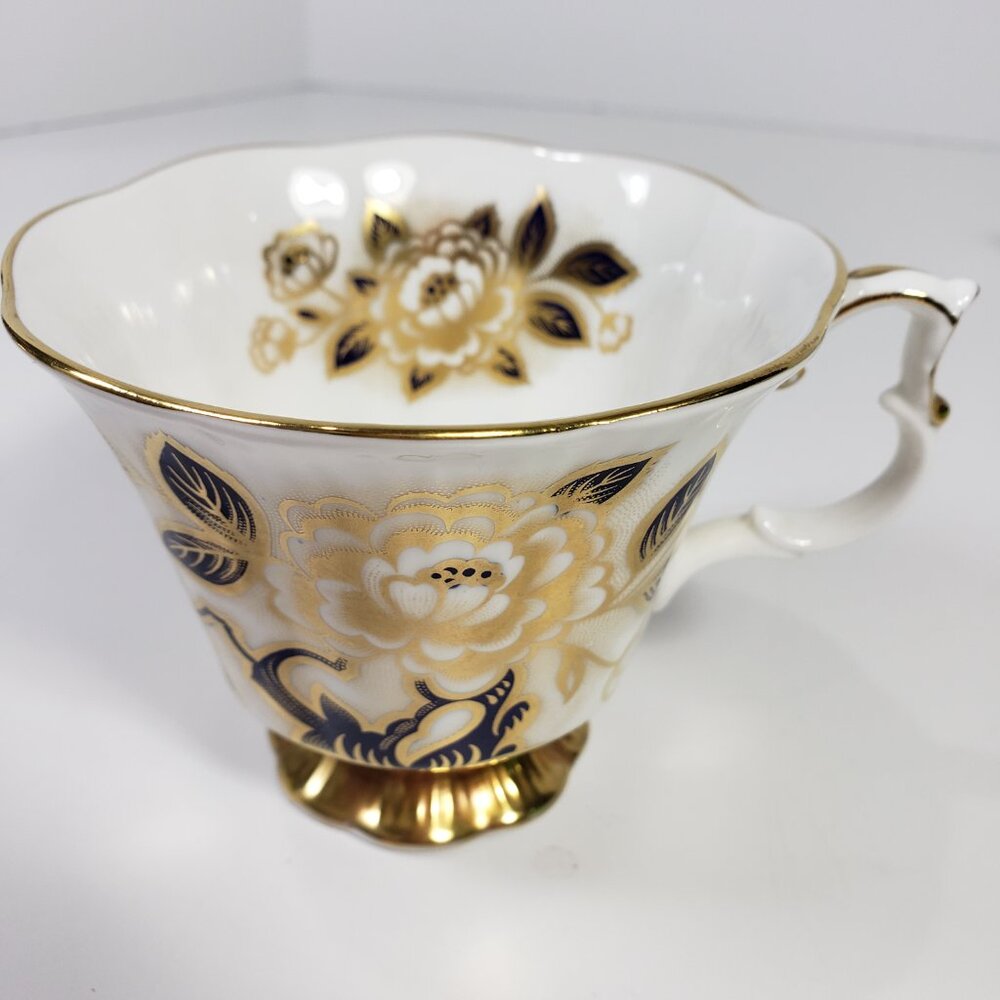 Royal Albert Vintage China Gold Trim Tea Cup Saucer, Excellent Condition - Picture 6 of 9